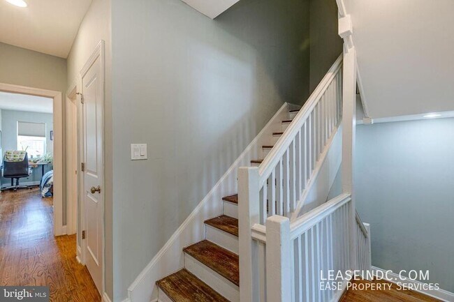 Building Photo - 604 Harvard St NW