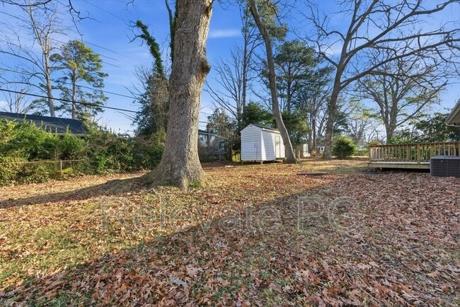 Building Photo - 8410 Yolanda Rd