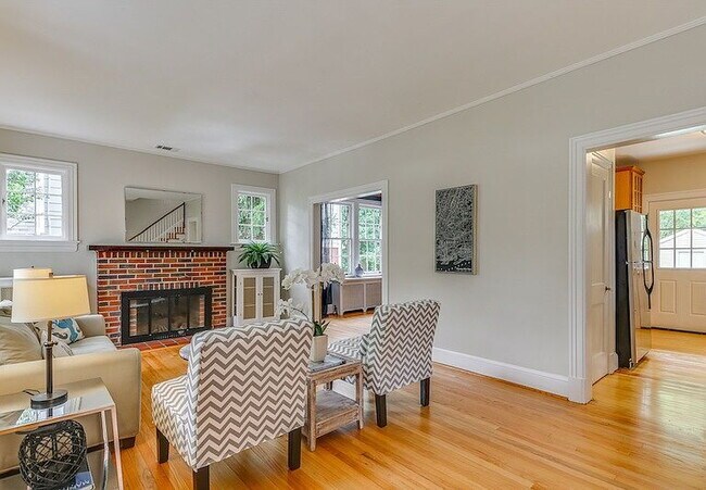 Building Photo - 3-Bed in the Heart of Washington, D.C. – Spacious 1996 Sq Ft with 2 Full Baths!"