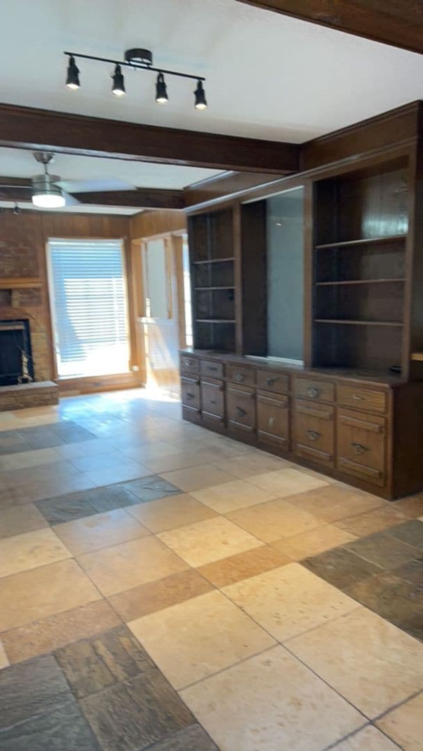 Building Photo - Lovely 3-bedroom,2 bath home for lease