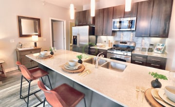 Building Photo - 472 W Erie St