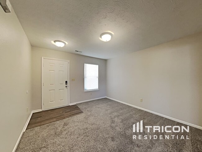 Building Photo - 114 Thistle Wood Dr