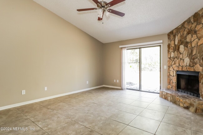 Building Photo - 1696 Sandy Hollow Loop