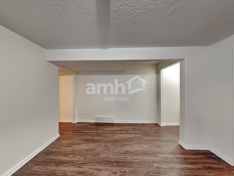 Building Photo - 2552 W 1500 N