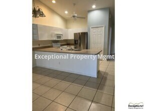 Building Photo - AVAILABLE NOW!!!!  3 Bedroom 2 bath 1 car ...