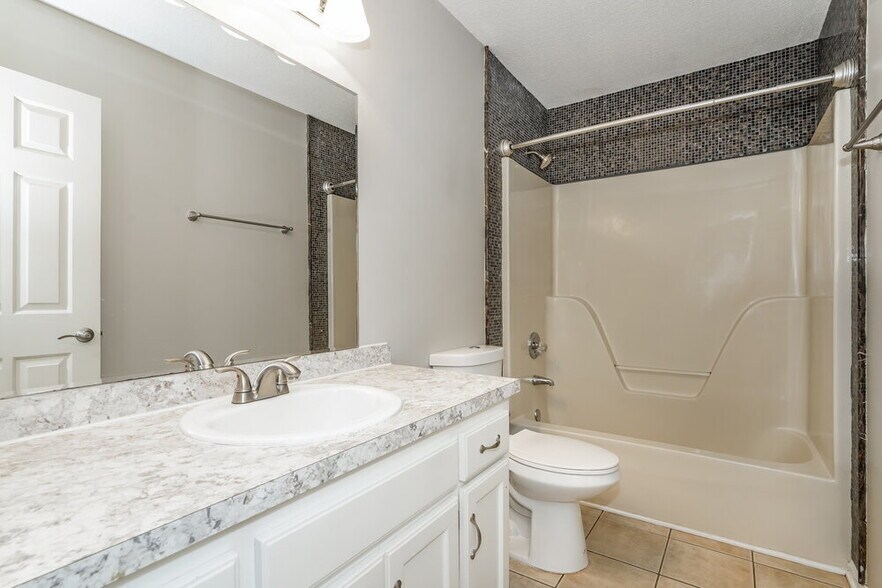 Building Photo - 1811 Peartree Ct