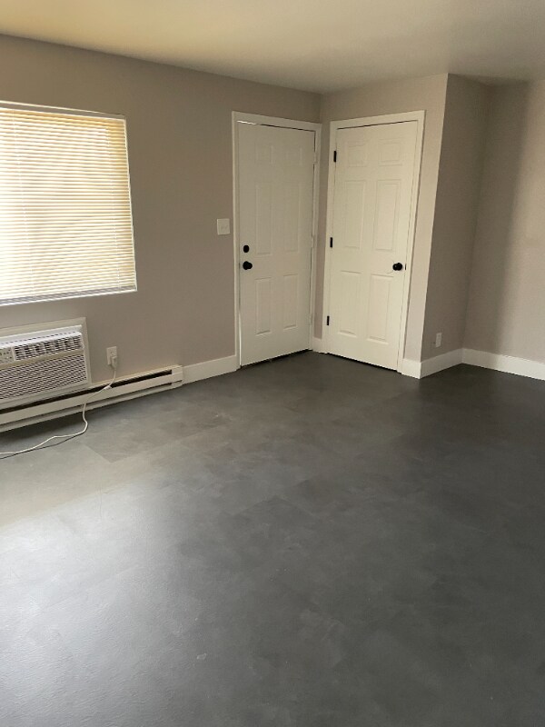 Building Photo - 15 N West St