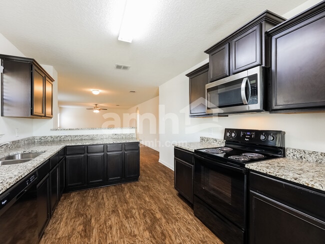 Building Photo - 12207 Siragusa