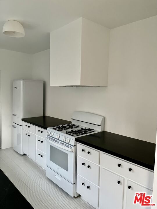 Building Photo - 2306 Pisani Pl