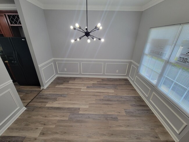 Building Photo - Stunning 4-Bedroom Home for Rent – Availab...