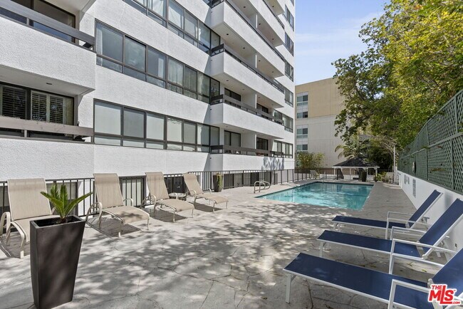 Building Photo - 10551 Wilshire Blvd