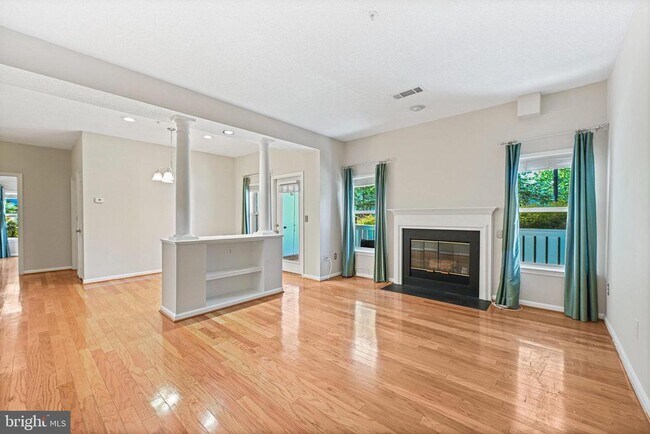 Building Photo - 14300 Rosy Ln