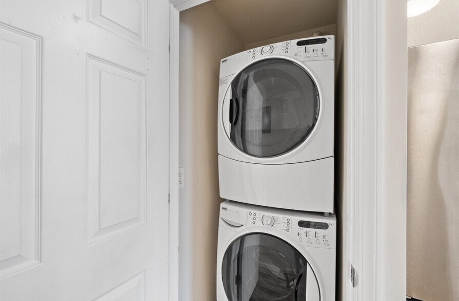 Building Photo - 431 Bramhall Ave