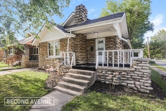 Building Photo - 3842 E 68th Terrace