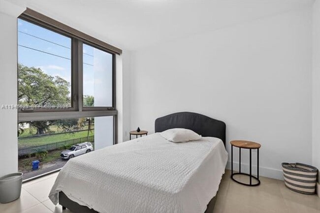 Building Photo - 13800 Highland Dr