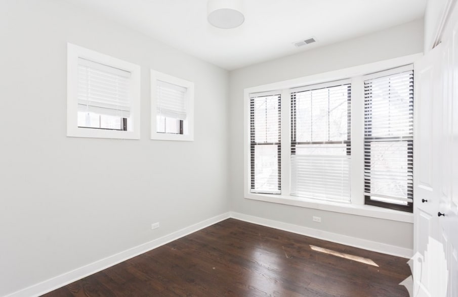 Building Photo - 1952 W Nelson St