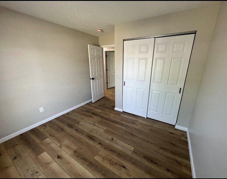 Building Photo - 1350 Manuka Dr