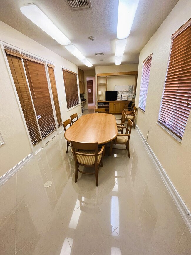 Building Photo - 11013 Legacy Ln