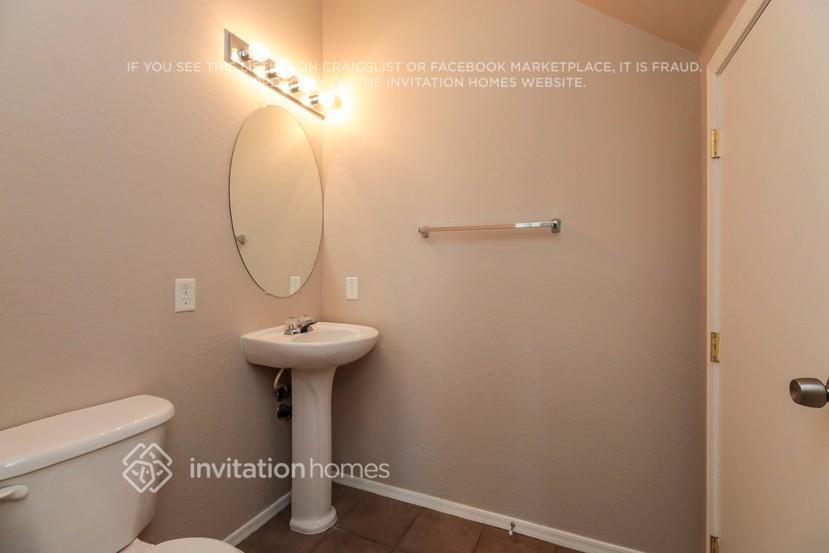 Building Photo - 16318 N 168th Ave