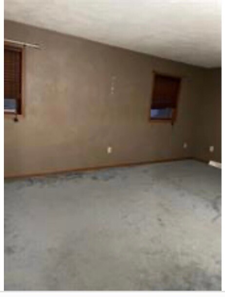 Building Photo - 364 Oak St