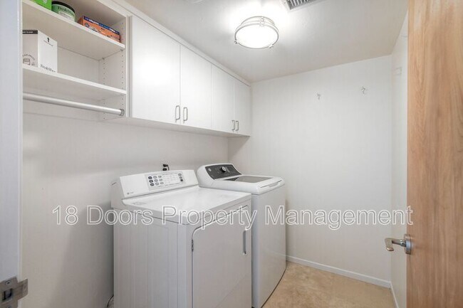 Building Photo - 2239 Del Mar Scenic Pkwy