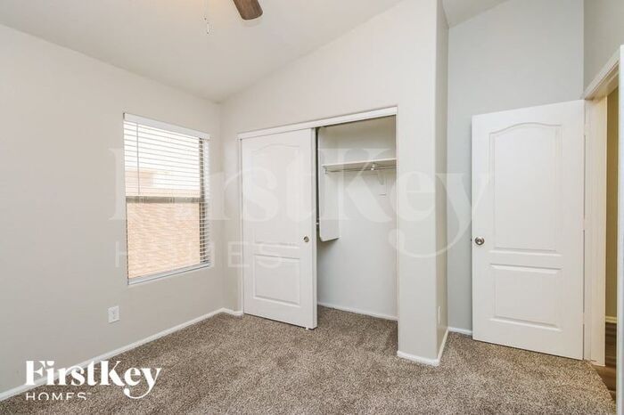 Building Photo - 1417 E Jeanne Ln