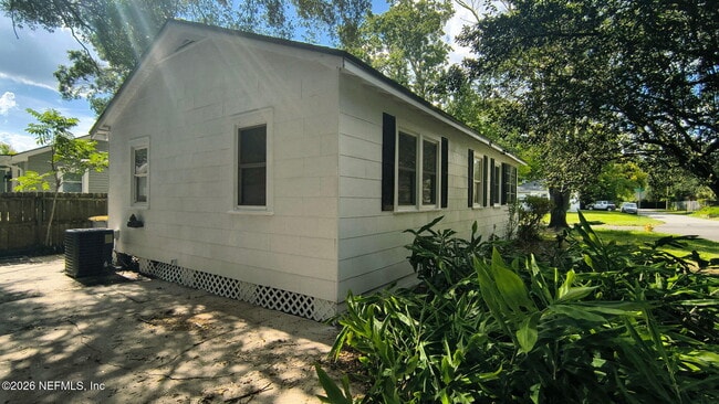 Building Photo - 3602 Ernest St