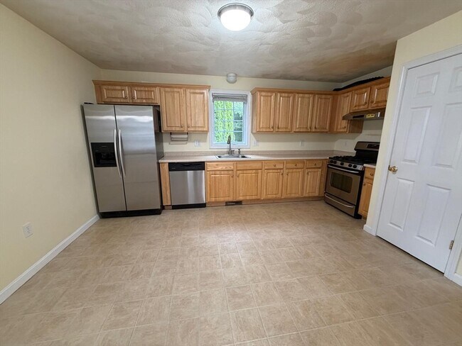 Building Photo - 107 Charant Rd