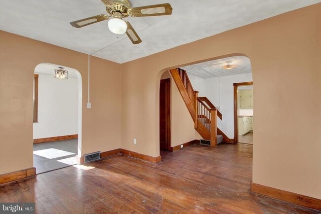 Building Photo - 367 High St