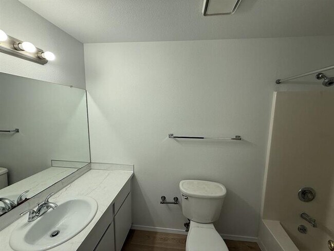 Building Photo - 16055 SW Theresa Ct