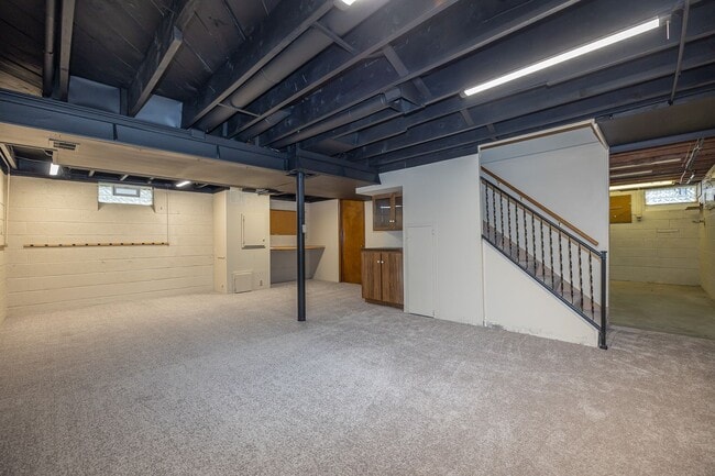Building Photo - Newly Renovated - Spacious 4 Bedroom - 2 B...