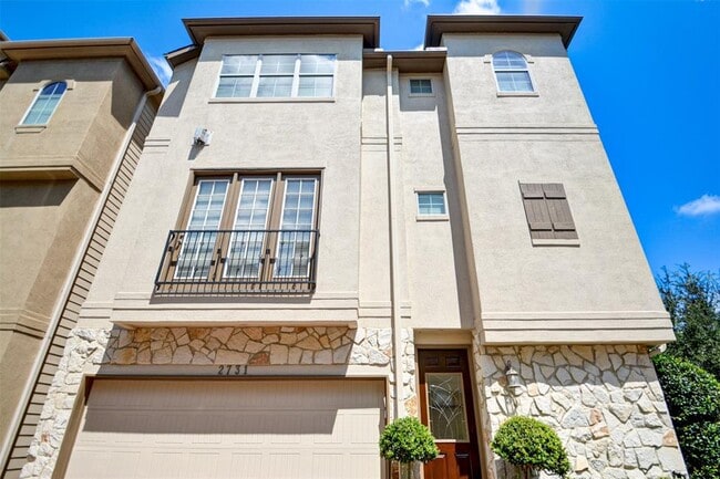 Building Photo - 2731 Sherwin St