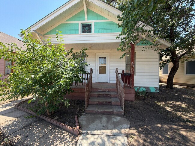Building Photo - 428 10th St