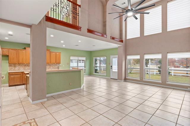 Building Photo - 808 Sabona Dr