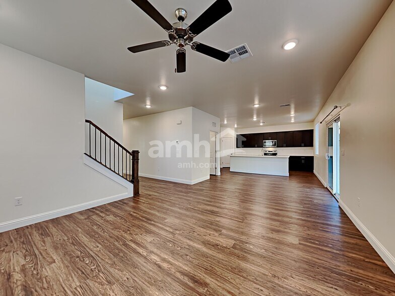 Building Photo - 724 Terrain Star Ave
