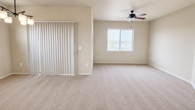 Building Photo - Beautiful Mountain view 1 Bed 1 Bath Condominium!