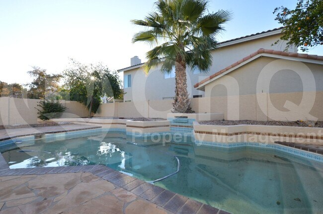 Building Photo - 2125 E Nantuckett Dr