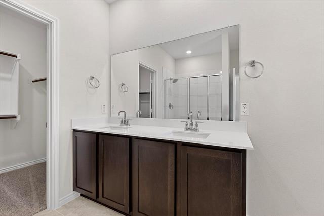 Building Photo - 740 Thorn Crk Dr