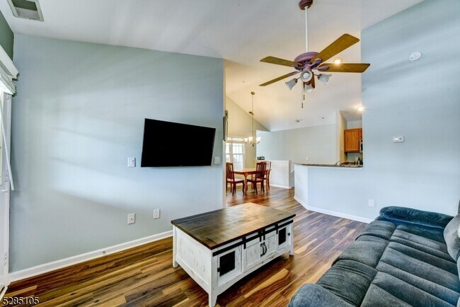 Building Photo - 5803 Tudor Dr