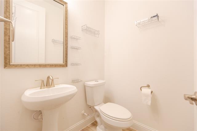 Building Photo - 2340 Willow Garden Dr