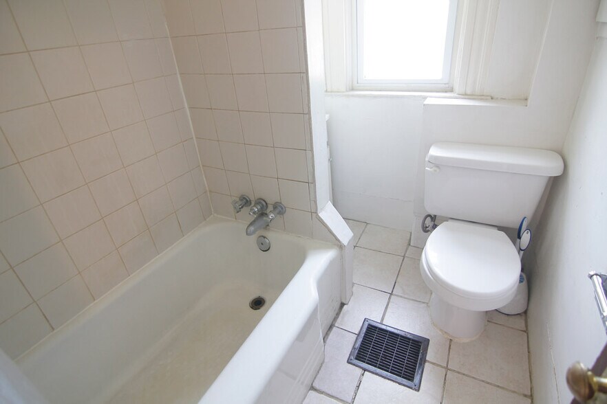 Building Photo - 618 West St