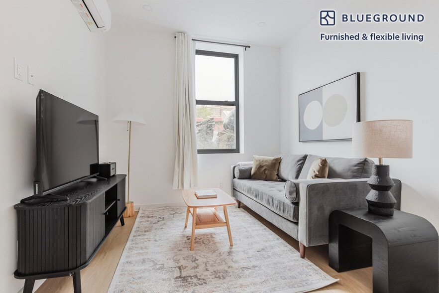 Primary Photo - 250 Union Ave