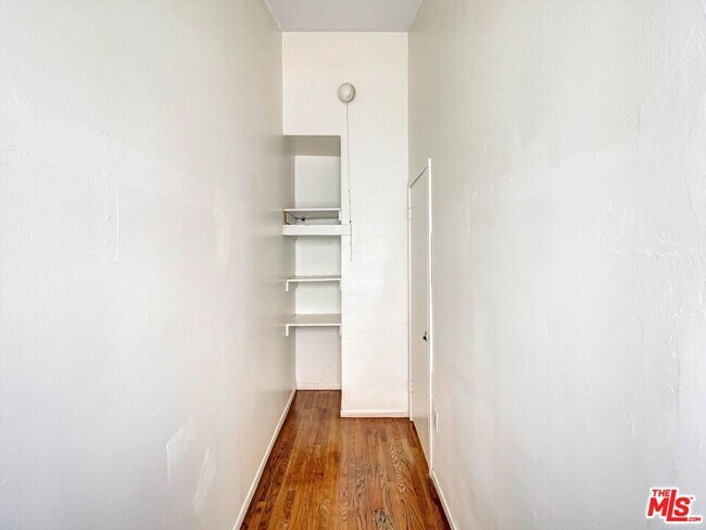 Building Photo - 4841 W 18th St