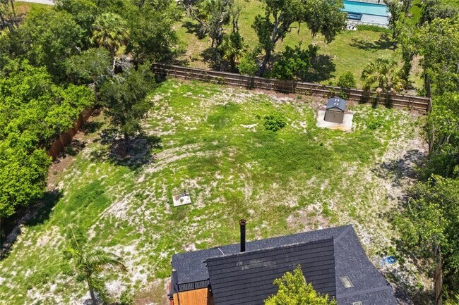 Building Photo - 7210 Valrie Ln