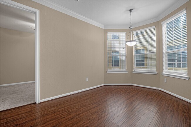 Building Photo - 7575 Kirby Dr