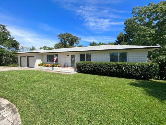 Building Photo - Splendid 3 Bed/2 Bath Home in North Pensacola