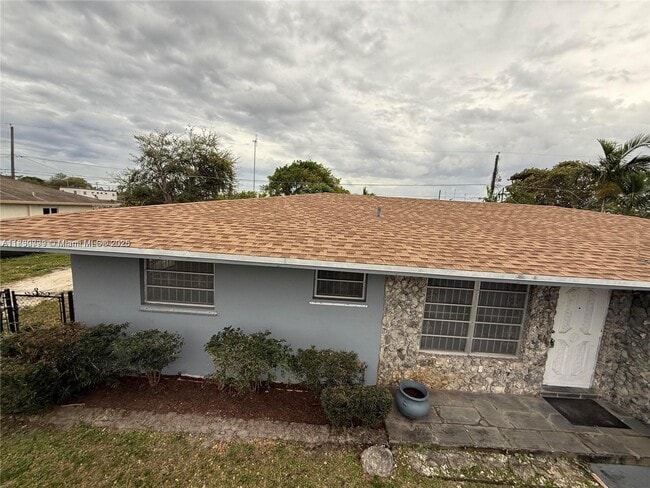 Building Photo - 5360 Fletcher St
