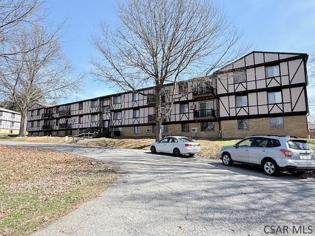 Building Photo - 545 Goucher St