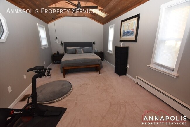 Building Photo - 1200 Bay Highlands Dr