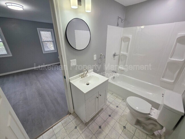 Building Photo - 1817 W Michigan Ave